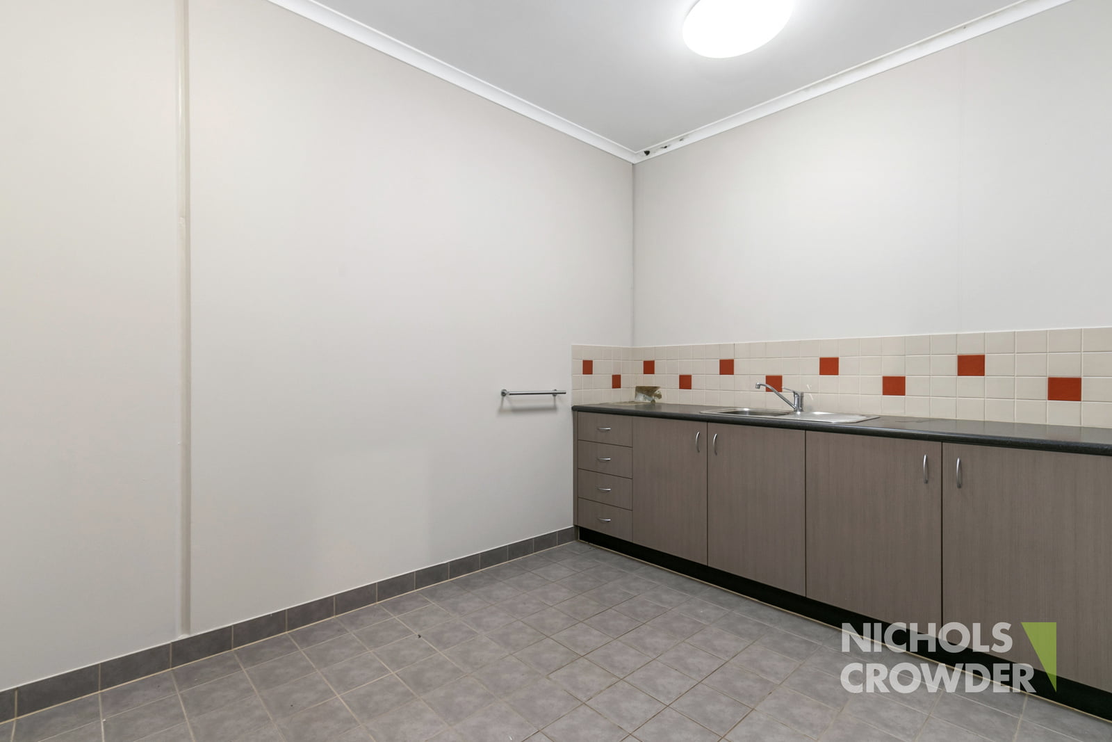 6/385 McClelland Drive, Langwarrin Nichols Crowder